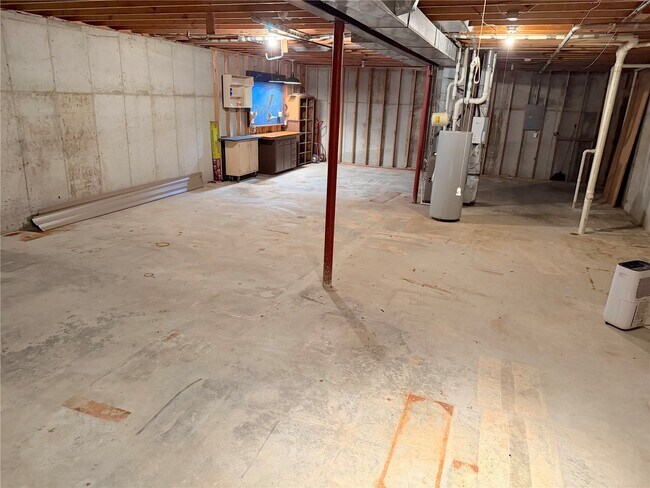 Building Photo - 721 S Cherry St