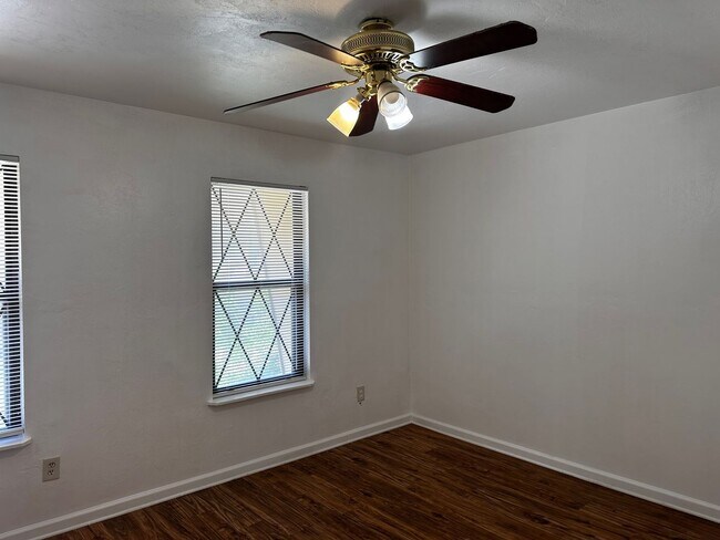 Building Photo - 609 Acorn Grove Ct