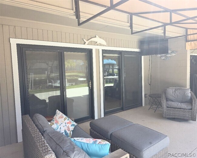 Building Photo - 65 Beach Ln