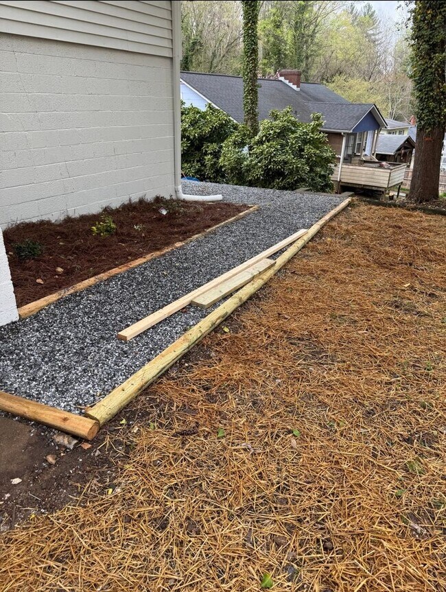 Building Photo - 250 N Anderson St