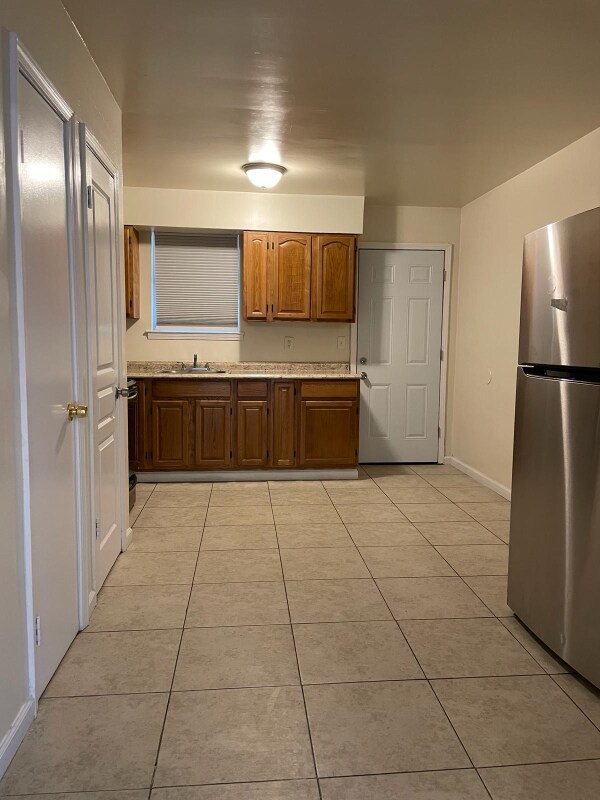 Building Photo - 1747 Morey St