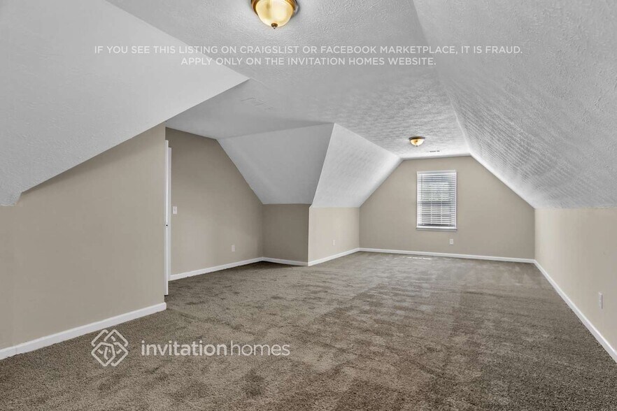 Building Photo - 4011 Colonial Dr SW