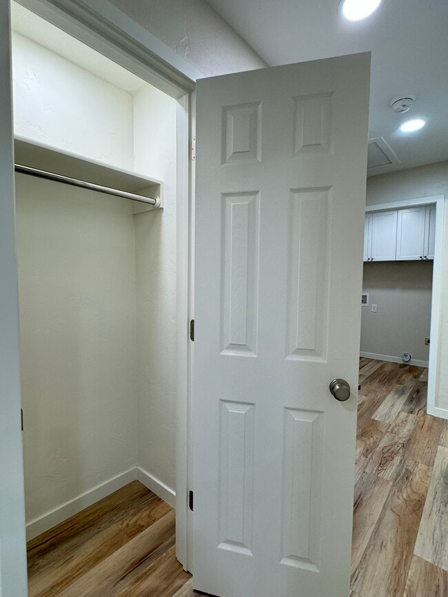 Building Photo - 1442 E Broadway St