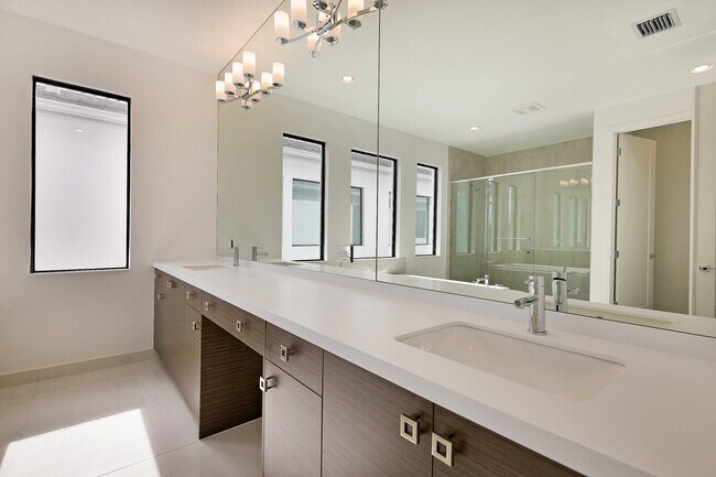 Building Photo - 8068 Laurel Falls Dr