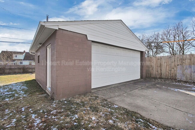 Building Photo - 472 Buena Vista Ave