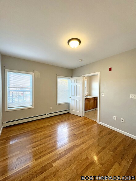 Building Photo - 4 Kingsley Terrace