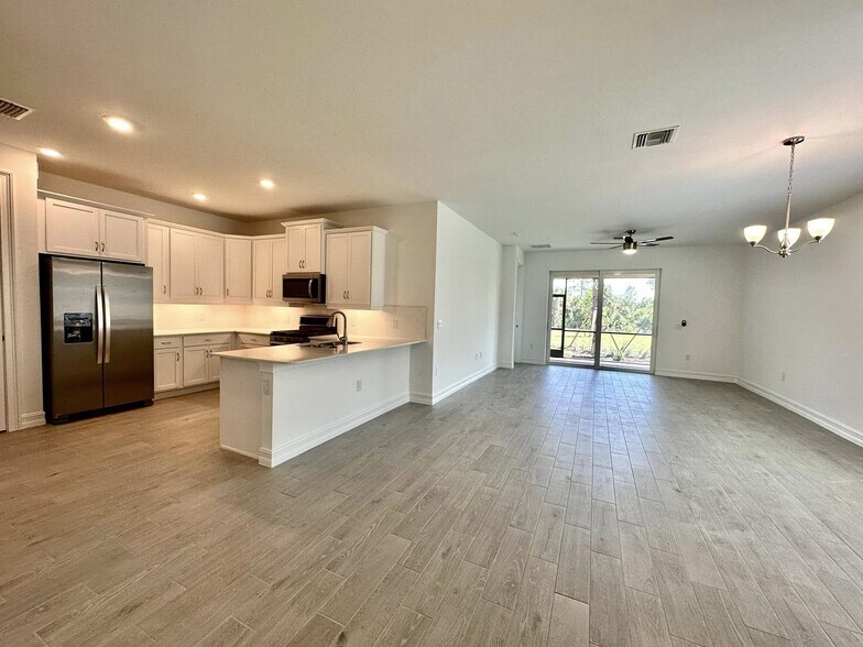 Building Photo - 43860 Blue Heron Ln