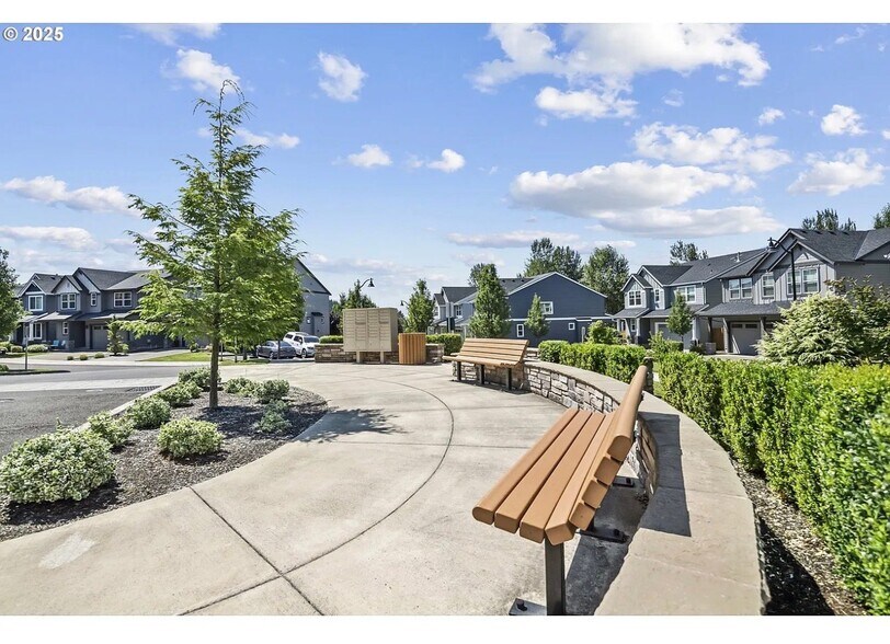 Building Photo - 11779 SE White Tail Dr
