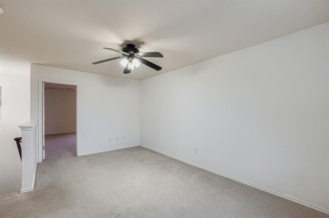 Building Photo - 1020 Brutus Dr