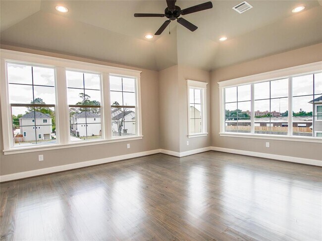 Building Photo - 1307 Upland Retreat Dr