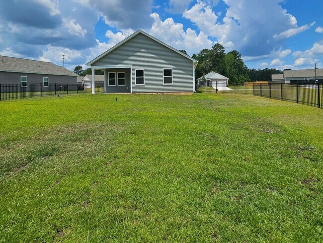 Building Photo - Be the First to Call This Brand-New Pond View Home Yours!