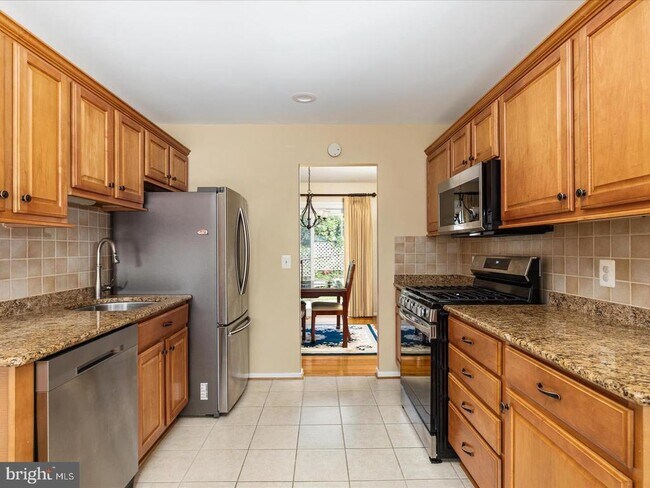 Building Photo - 6434 Rives Ct