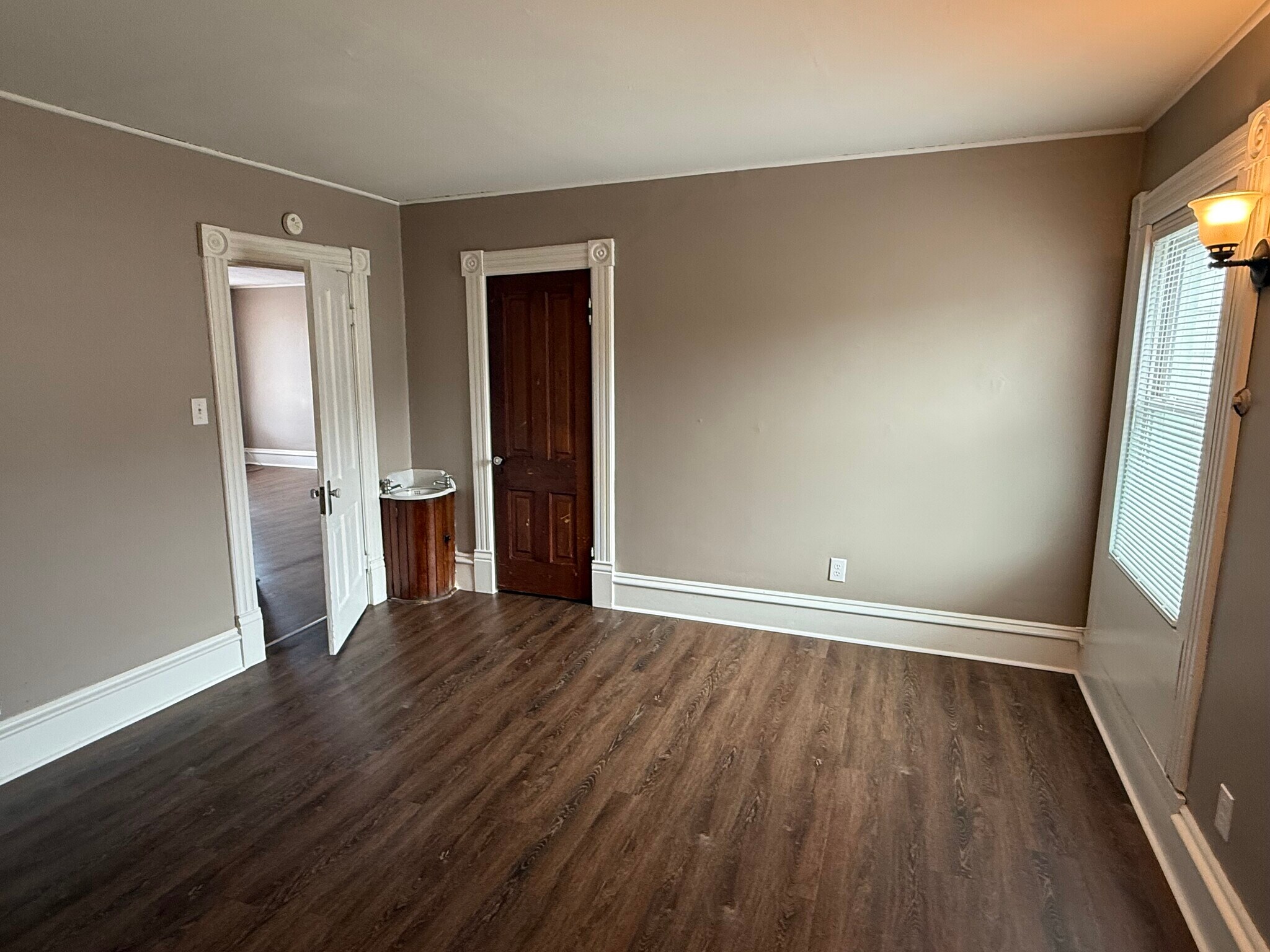 Building Photo - 501 south 10th street, Apartment D