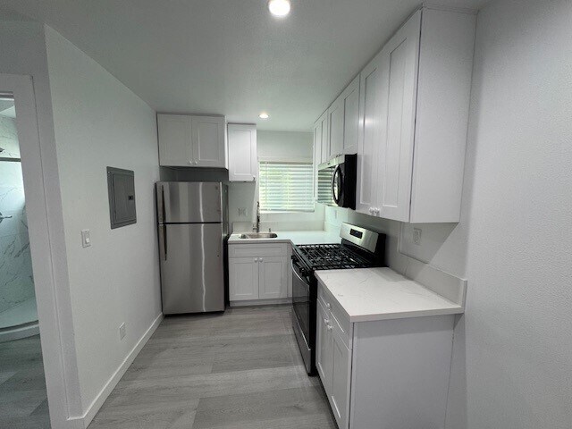 Building Photo - 14113 Shoup Ave