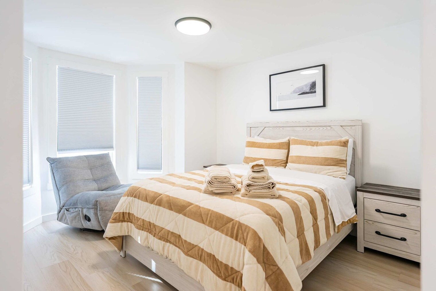 Building Photo - 42 White St Pl