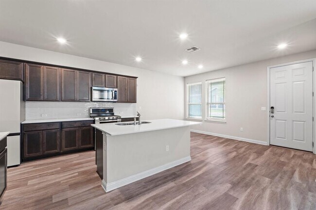 Building Photo - 7907 Mellencamp Dr