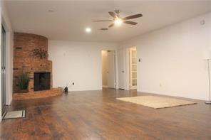 Building Photo - 2410 Royal Acres Dr