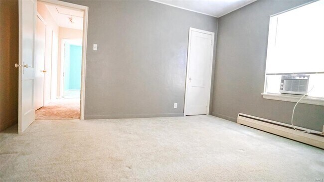 Building Photo - 1605 N Cedar St