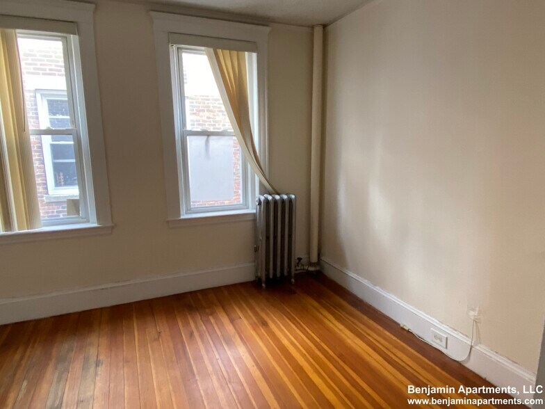 Building Photo - 15 Barrows St