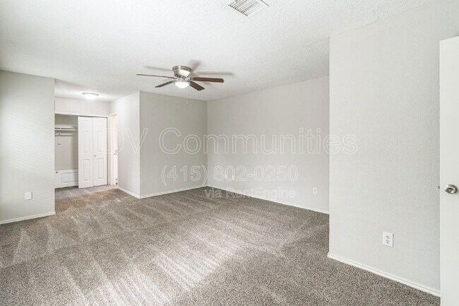 Building Photo - 2804 Red River St