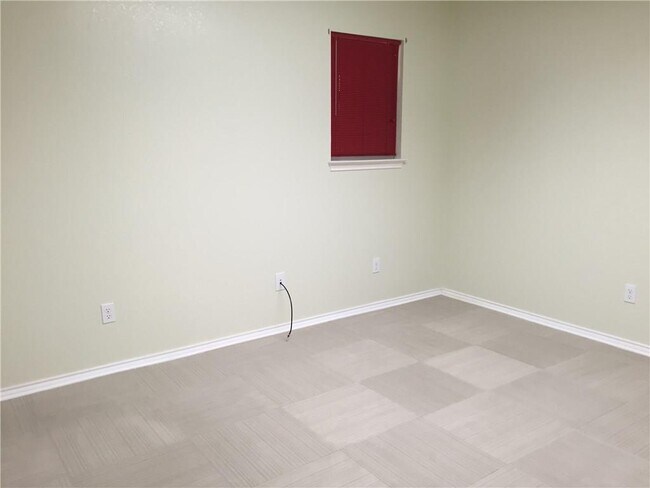 Building Photo - 109 Simpson Ave