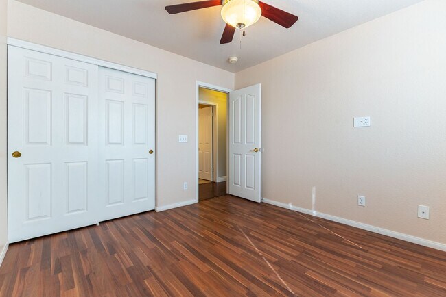 Building Photo - 4-Bed Green Valley Home with Private Pool ...