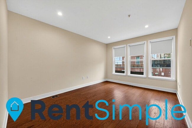 Building Photo - 1418 N Rhodes St