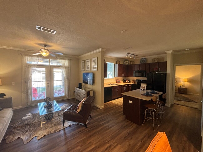 Building Photo - 1811 Medical Pkwy