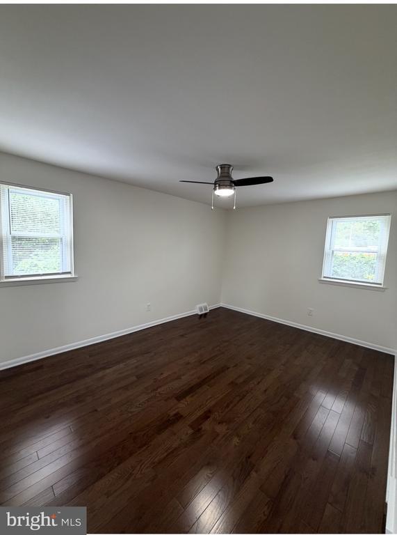 Building Photo - 3628 Genesee Dr