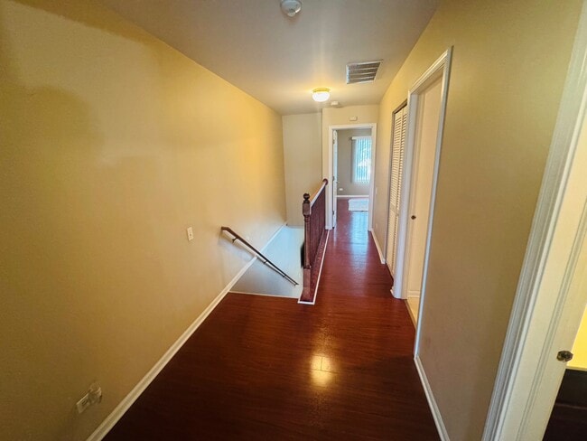 Building Photo - 2536 Carrolwood Rd