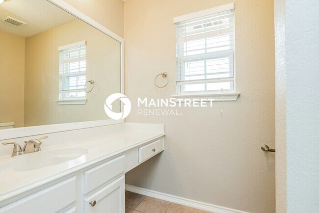 Building Photo - 3 Bedroom Pet-Friendly Home in Mesquite, TX with Main Street Renewal
