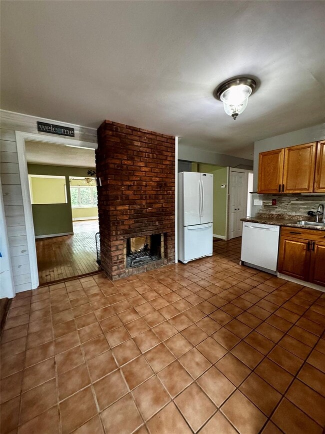 Building Photo - 94 Hardy Ln