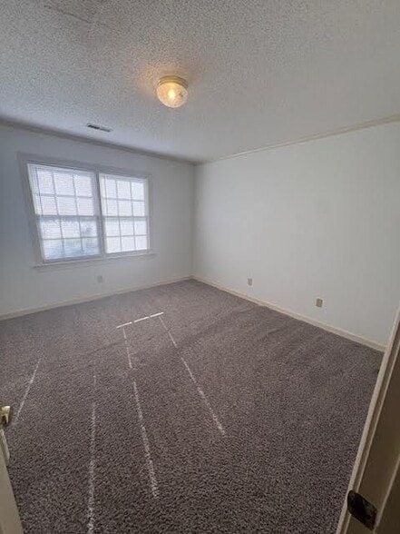 Building Photo - 1204 Whitehall Rd