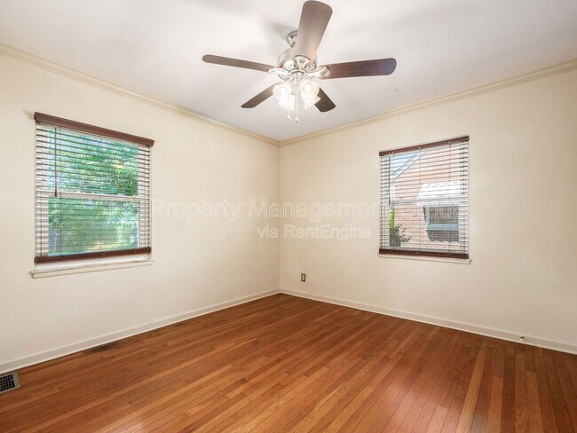 Building Photo - 925 S Chesterfield Rd
