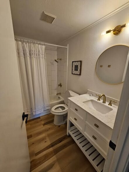 Building Photo - 105 CR 2002