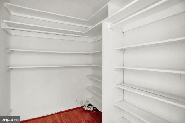 Building Photo - 4401 Roland Ave