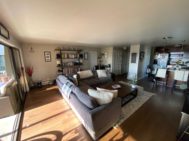 Downstairs unit-same layout in living - 1506 10th Avenue West