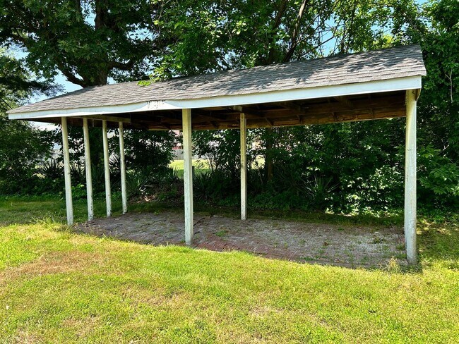 Building Photo - 315 Natchez Rd