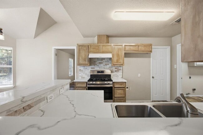 Building Photo - 141 Comanche Trail