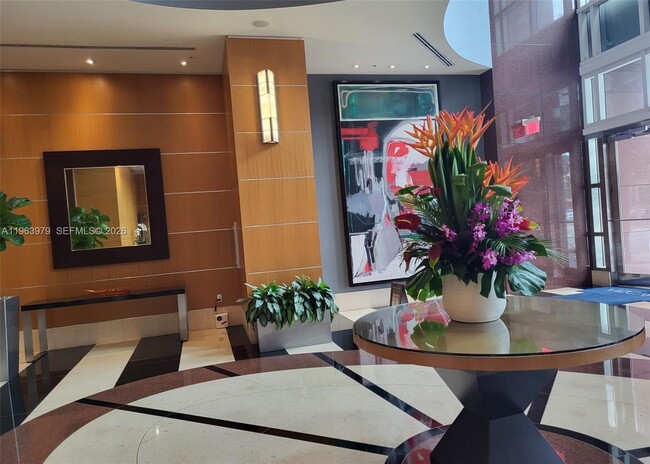 Building Photo - 253 NE 2nd St