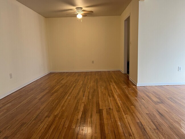 Building Photo - 1044 Campbell Ave