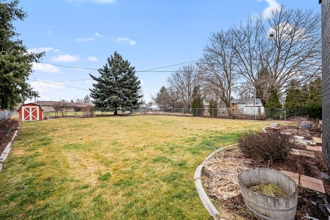 Building Photo - Great Location! - 3 Bedroom Valley Home!