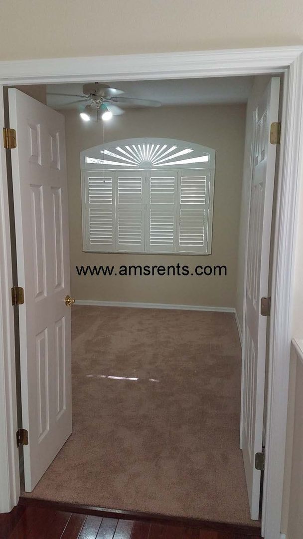 Building Photo - Spacious 5 bedroom home in Hunter Creek