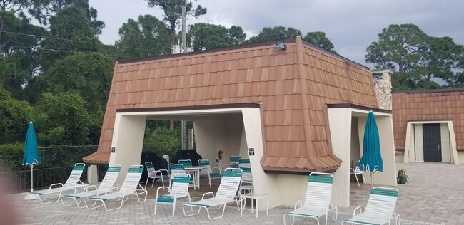 Building Photo - 3100 SE Pruitt Rd