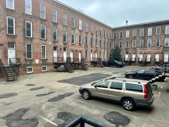 Building Photo - 325 Lafayette St