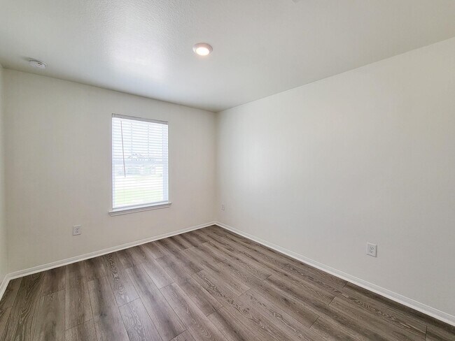 Building Photo - 16230 Dutton Clover Dr