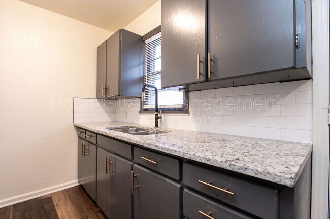 Building Photo - 3205 S Waco Ave