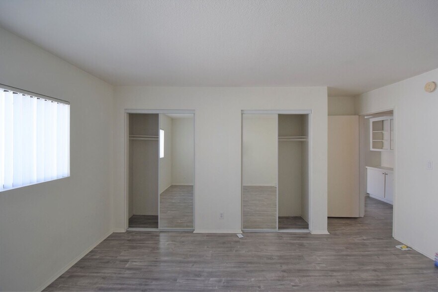 Building Photo - 5617 Woodman Ave