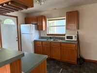Building Photo - 528 Avon St