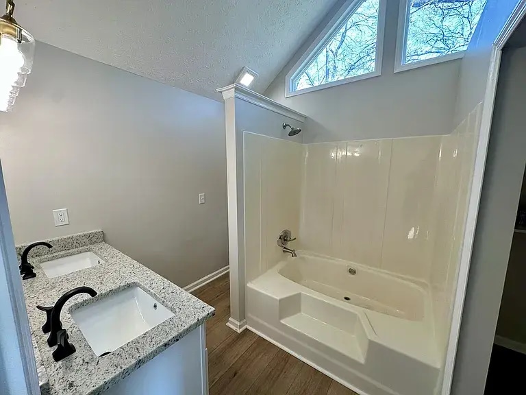 Building Photo - 39 Brenda Ellen Dr